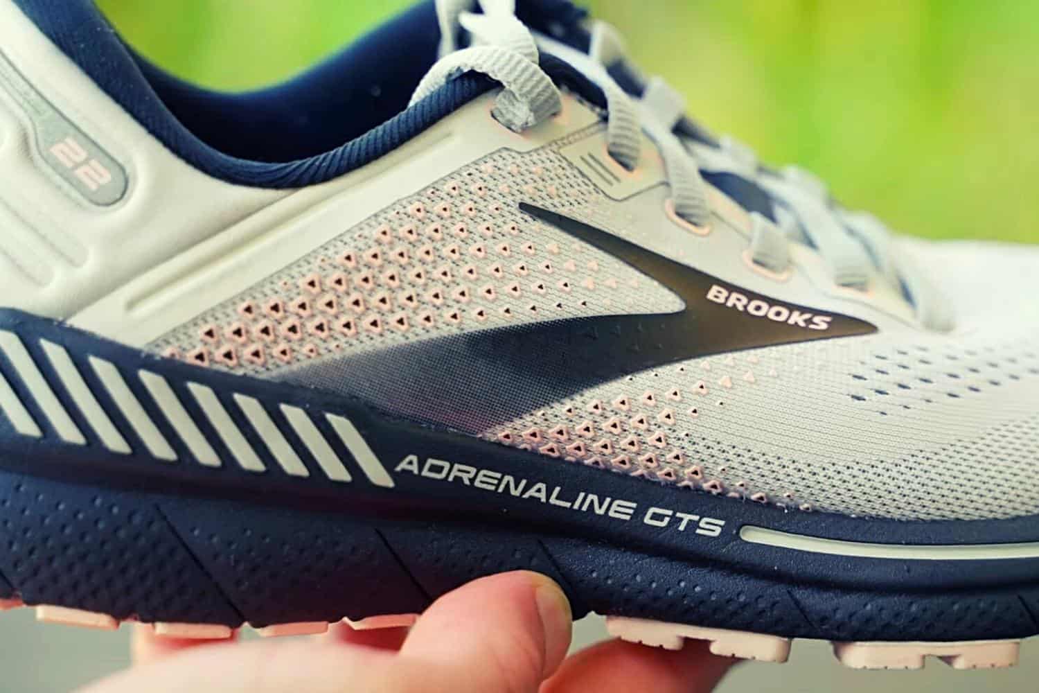 Brooks Adrenaline GTS 22 tige mesh technique