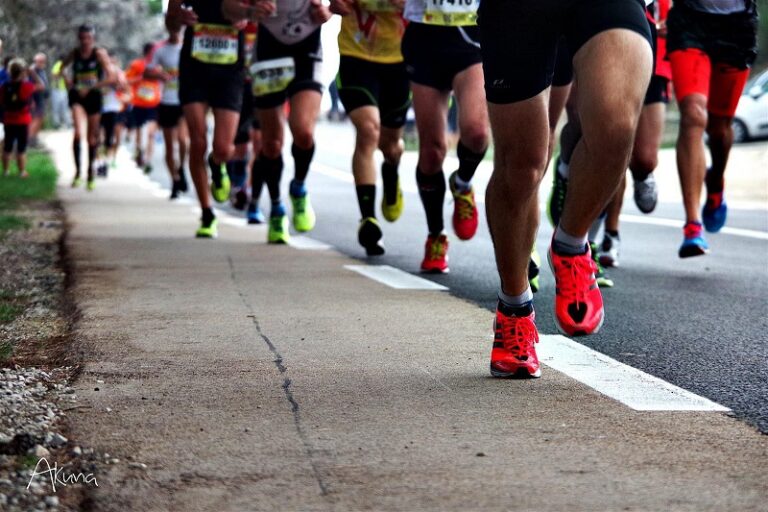 Paires de chaussures running course