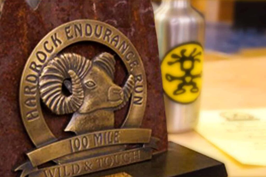 Le trophée du parcours Hardrock 100