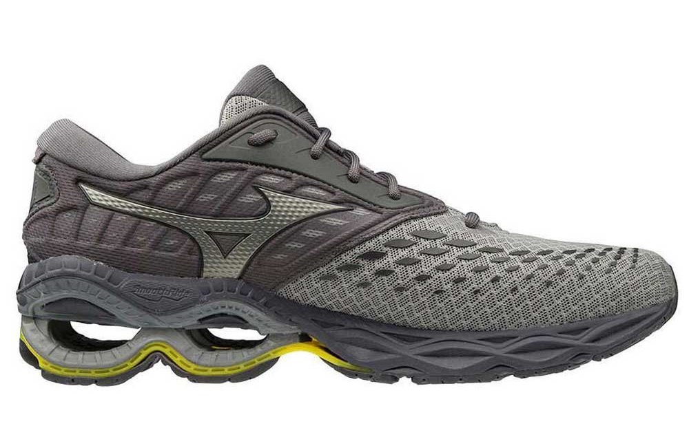 Mizuno Wave Creation 21