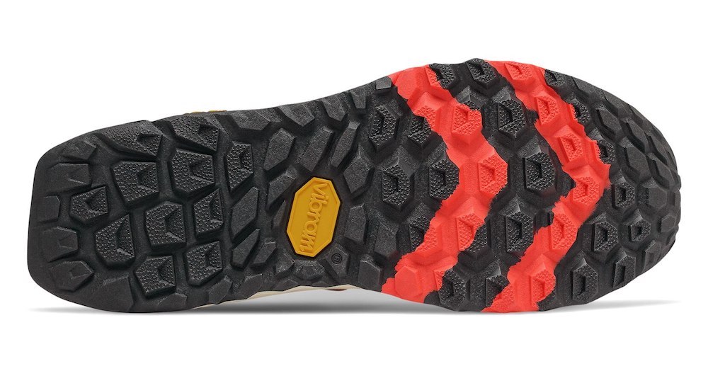 New Balance Fresh Foam Hierro v5 semelle crampons