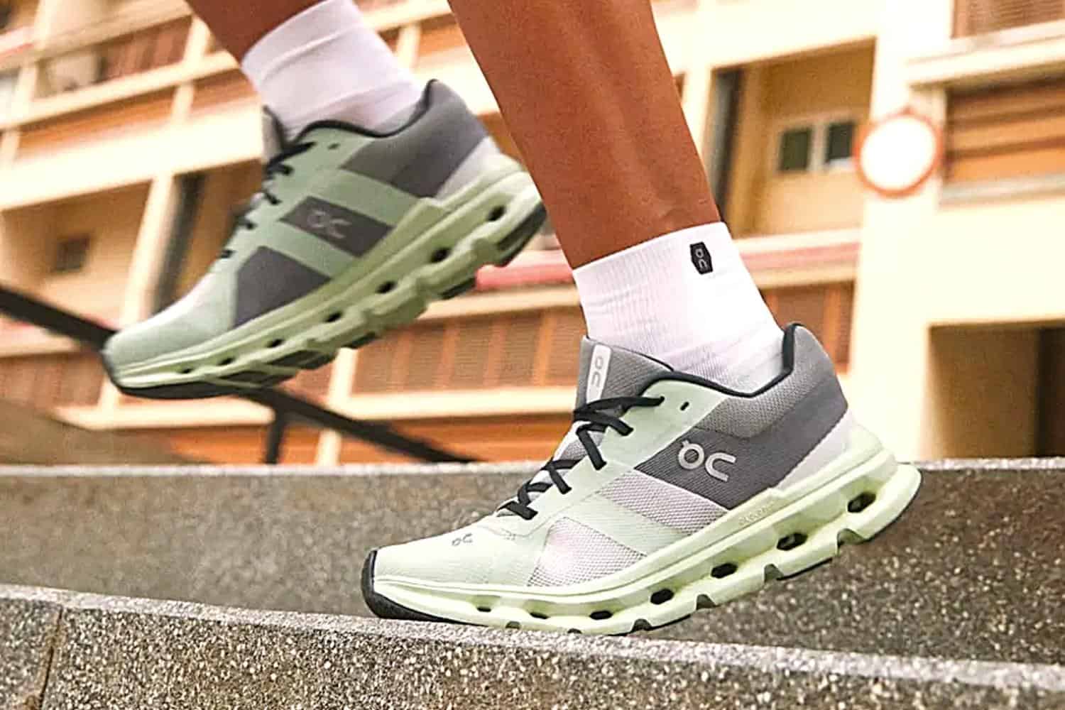 testeur qui essaie les On Cloudrunner