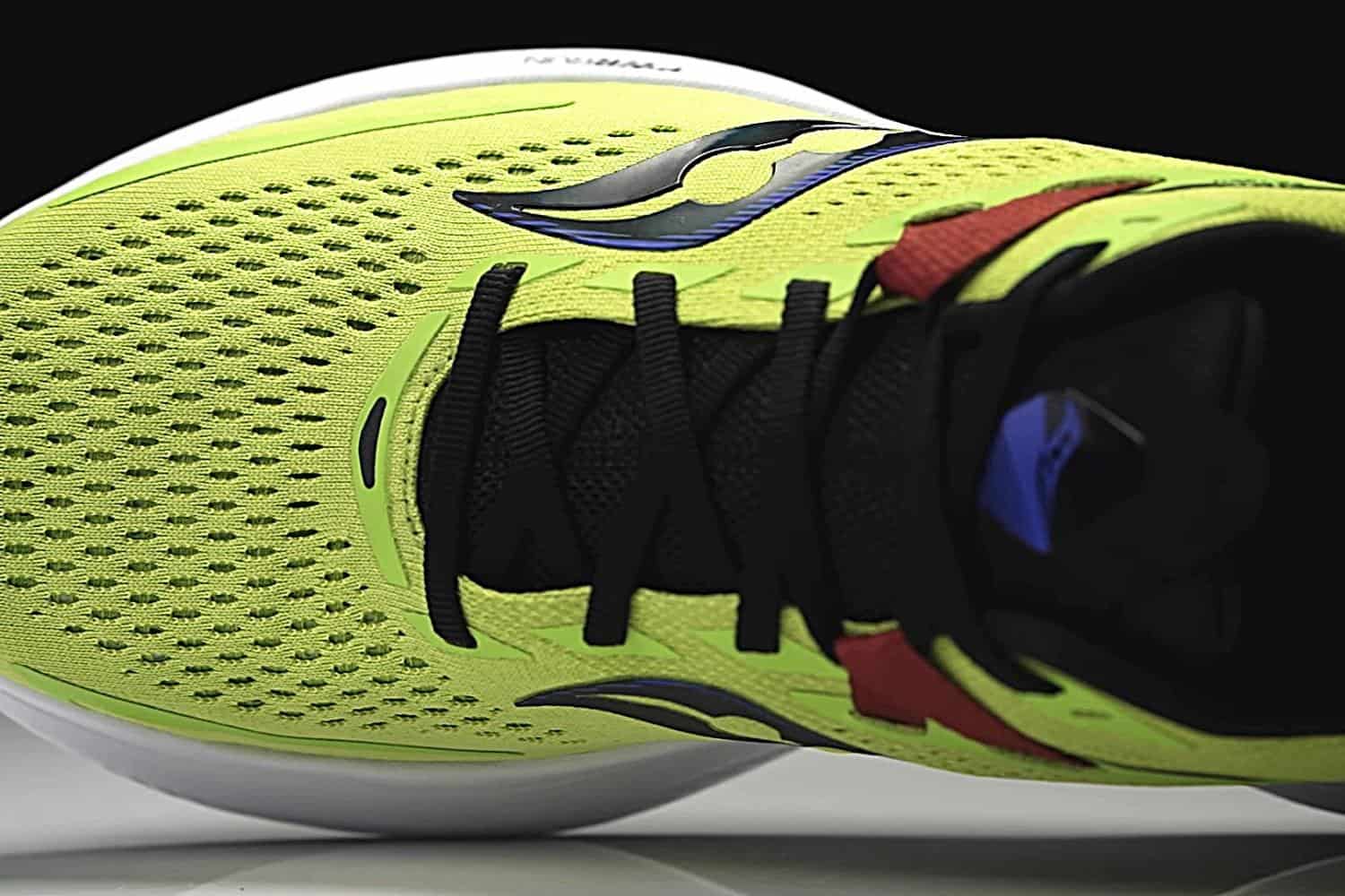 zoom sur le mesh technique de la Saucony Ride 15