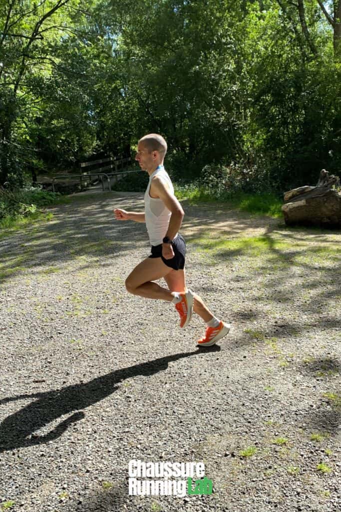coureur portant Adidas Terrex Agravic Speed Ultra