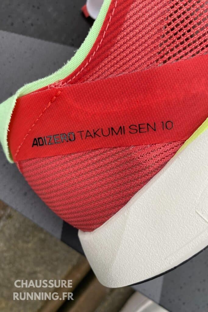 Adidas Adizero Takumi Sen 10 gros plan