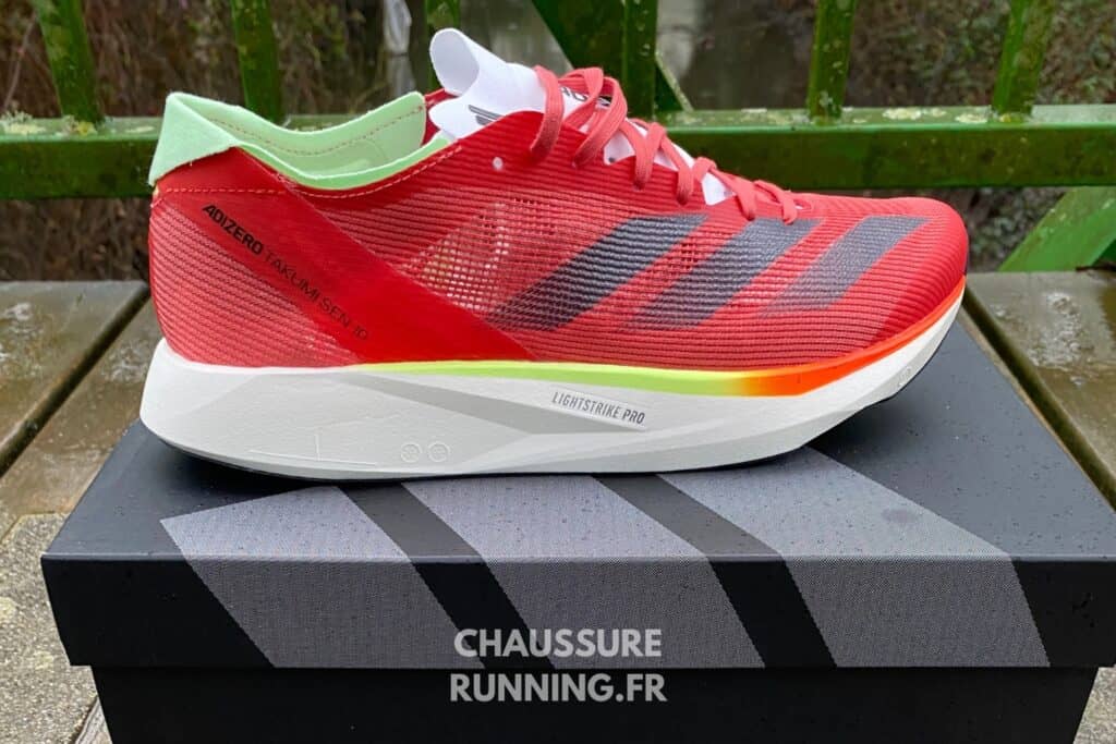 Adidas Takumi Sen 10 chaussure plaque carbone