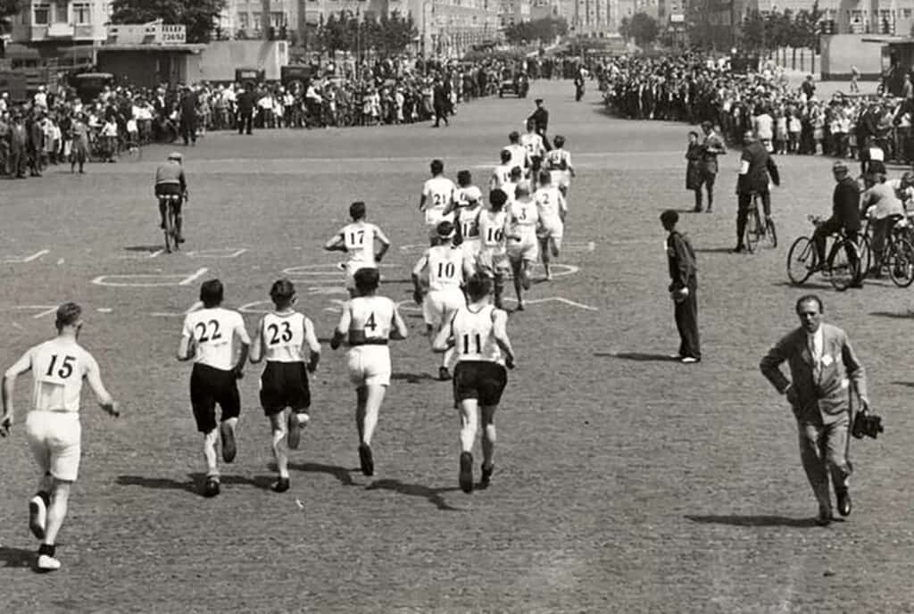 image historique de la Stadionplein à Amsterdam