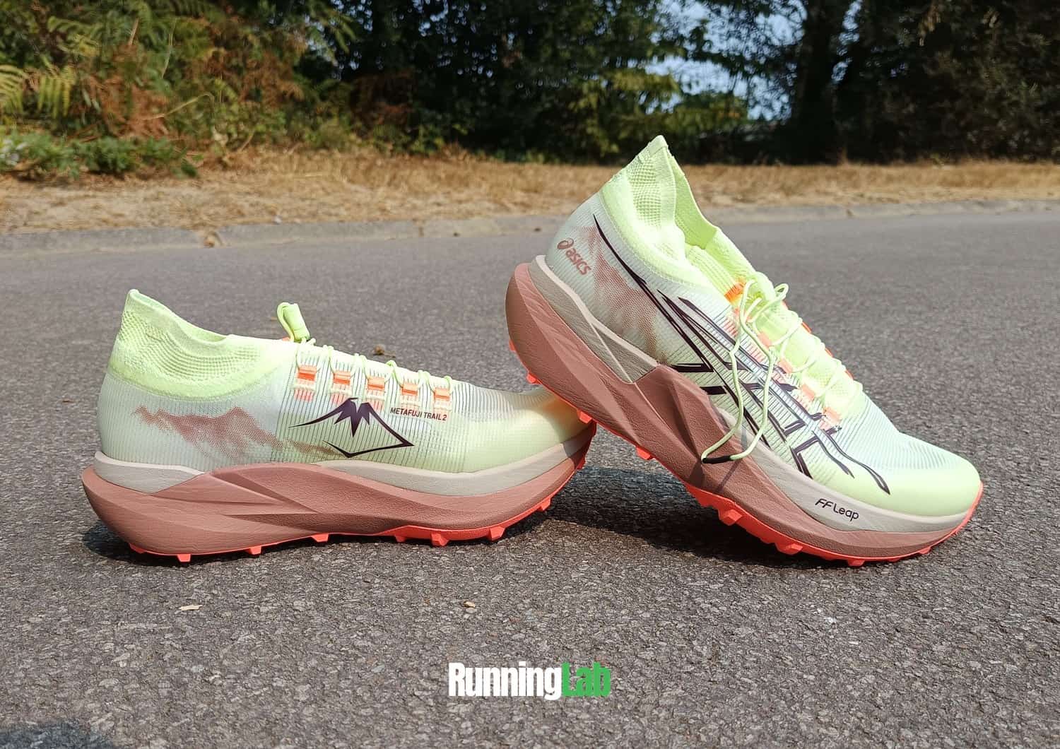 Asics Metafuji Trail 2 en équilibre sur route