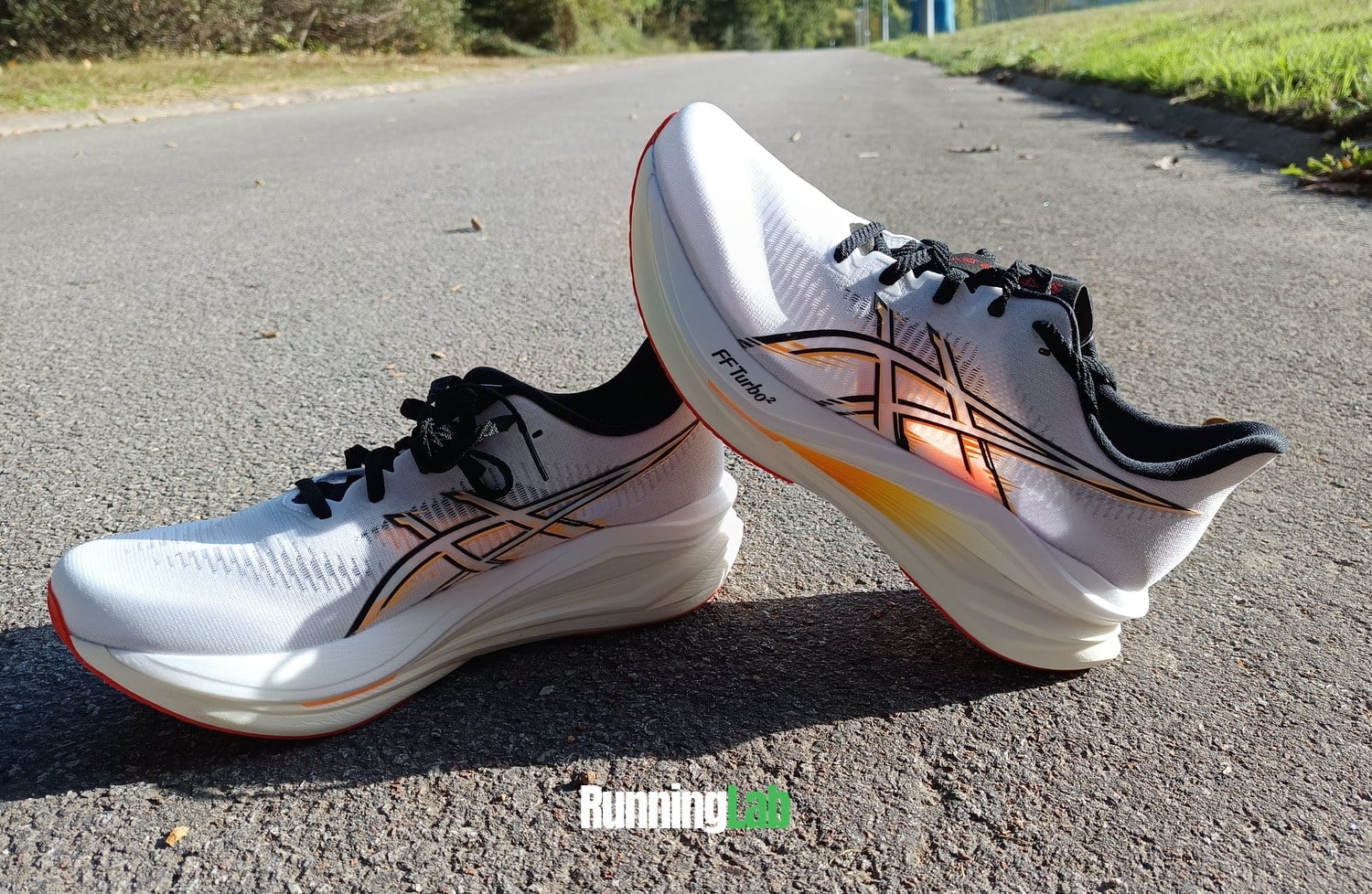 Asics Sonicblast 2 avec la géométrie incurvée de la semelle