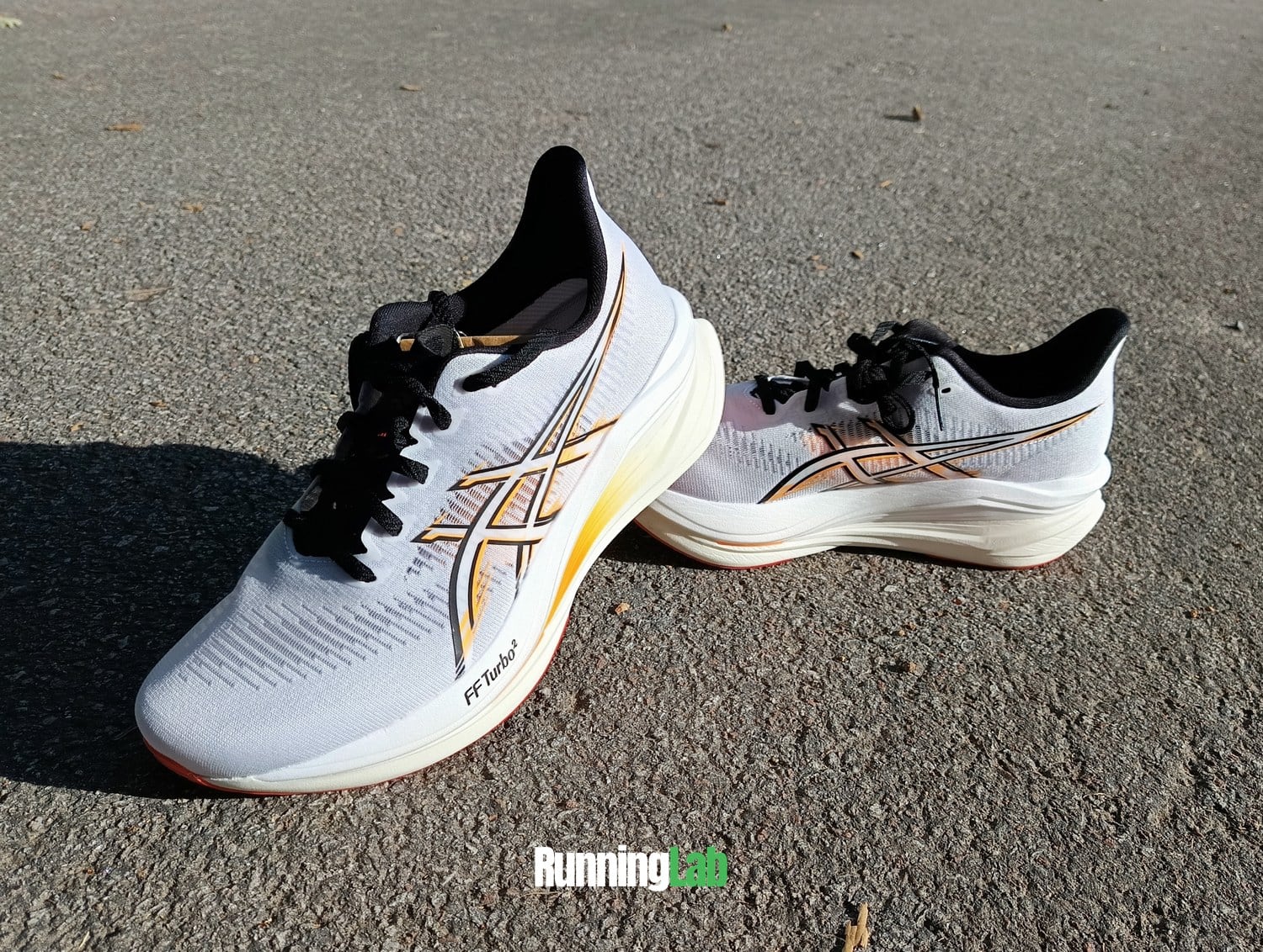 Paire d'Asics Sonicblast 2 sur la route