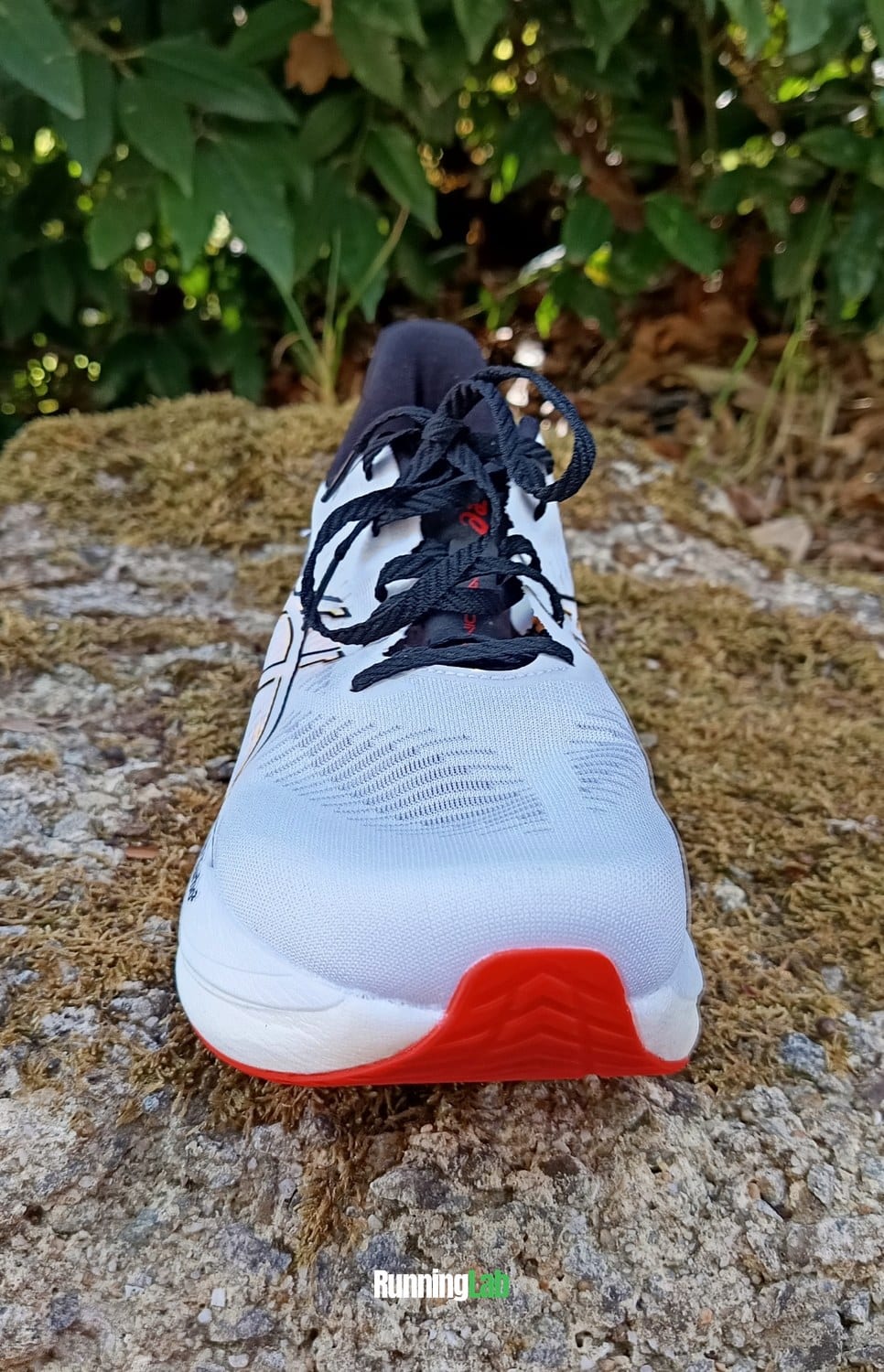 Tige en mesh technique perforée de l'Asics Sonicblast 2, vue de face