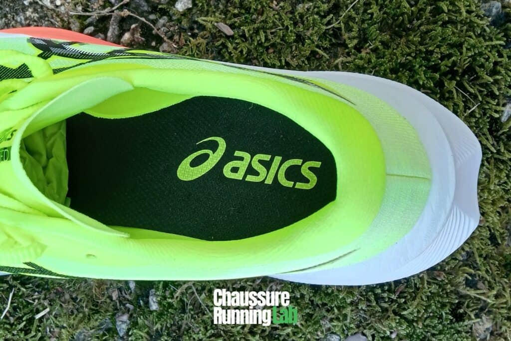 Asics Magic Speed 4 intérieur de la chaussure