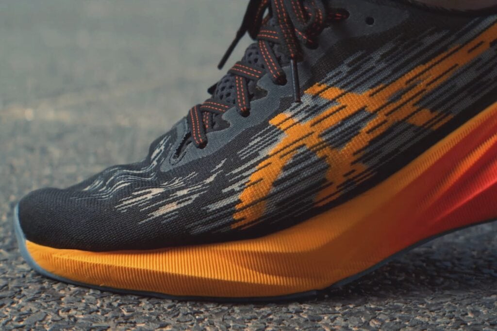 Asics Novablast 3 tige