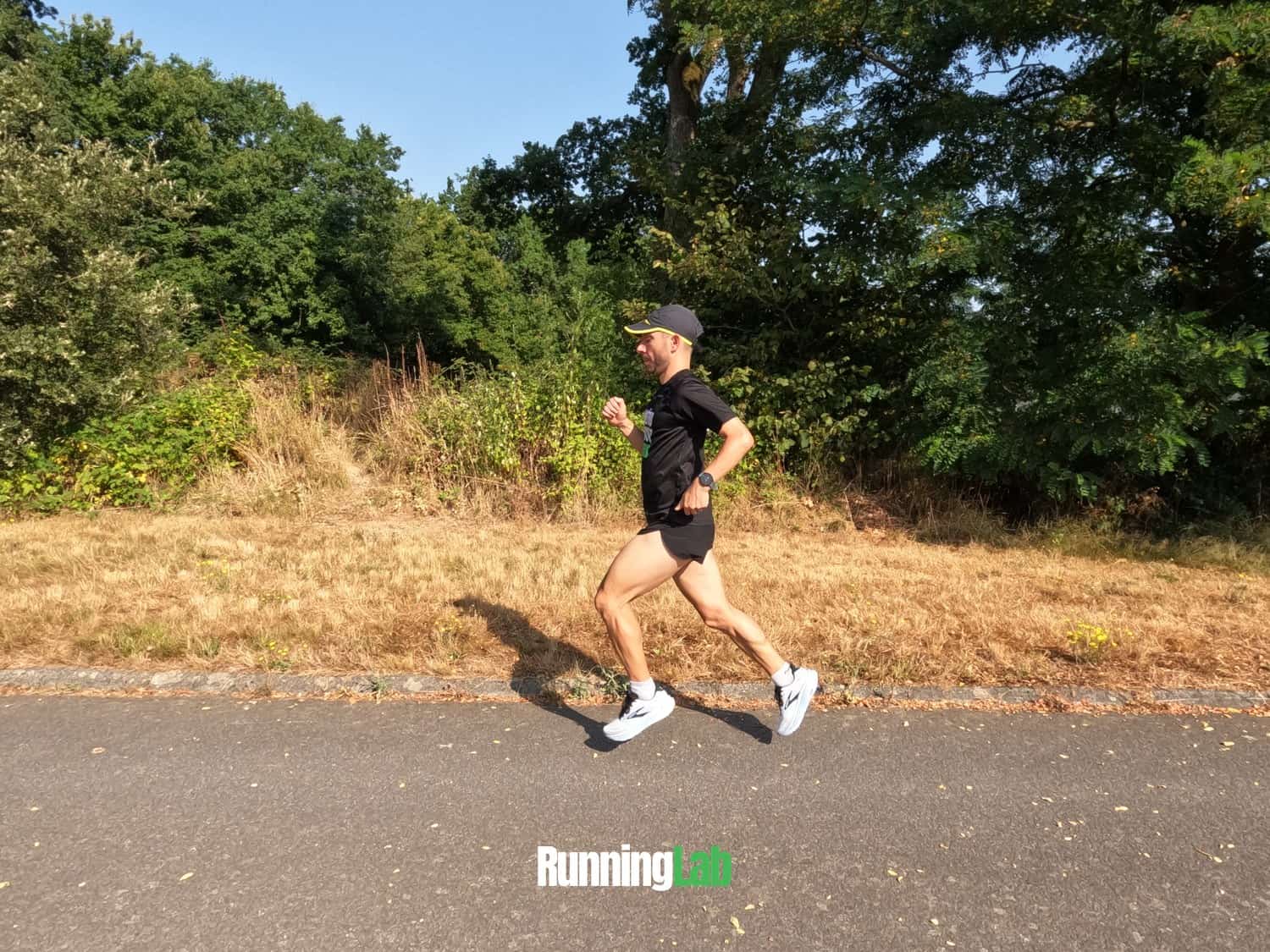 Coureur à l’entraînement avec les Brooks Ghost 18