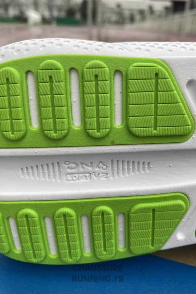 Brooks Ghost Max rainures