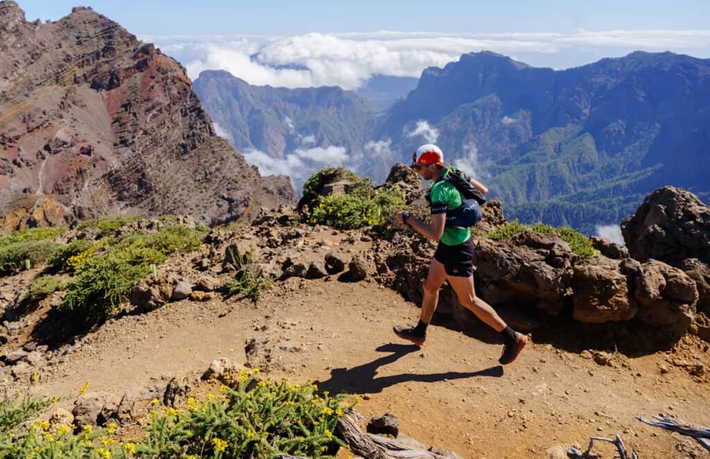 coureur masculin sur la course transvulcanienne
