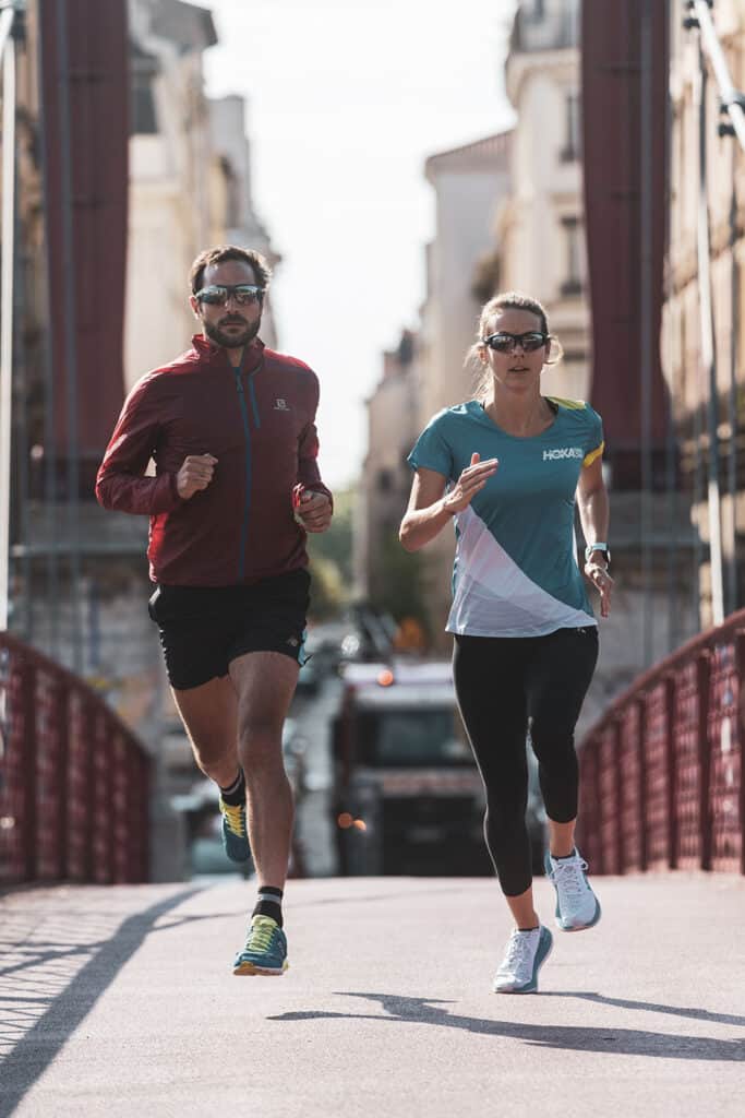 coureurs portant bollé bolt 2.0 photochromic