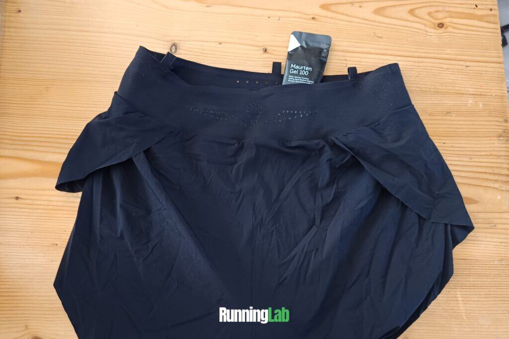 rangement d'un gel maurten dans un short
