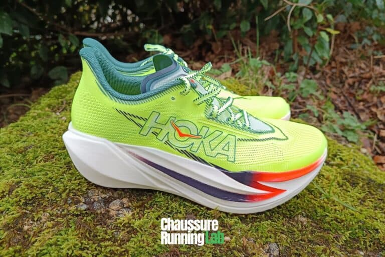 paire de chaussures de course sur route Hoka Cielo X1 3.0