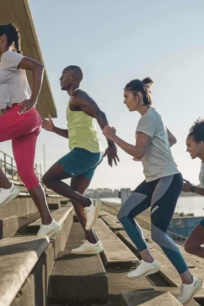 Hoka Kawana sur différentes formes de pieds
