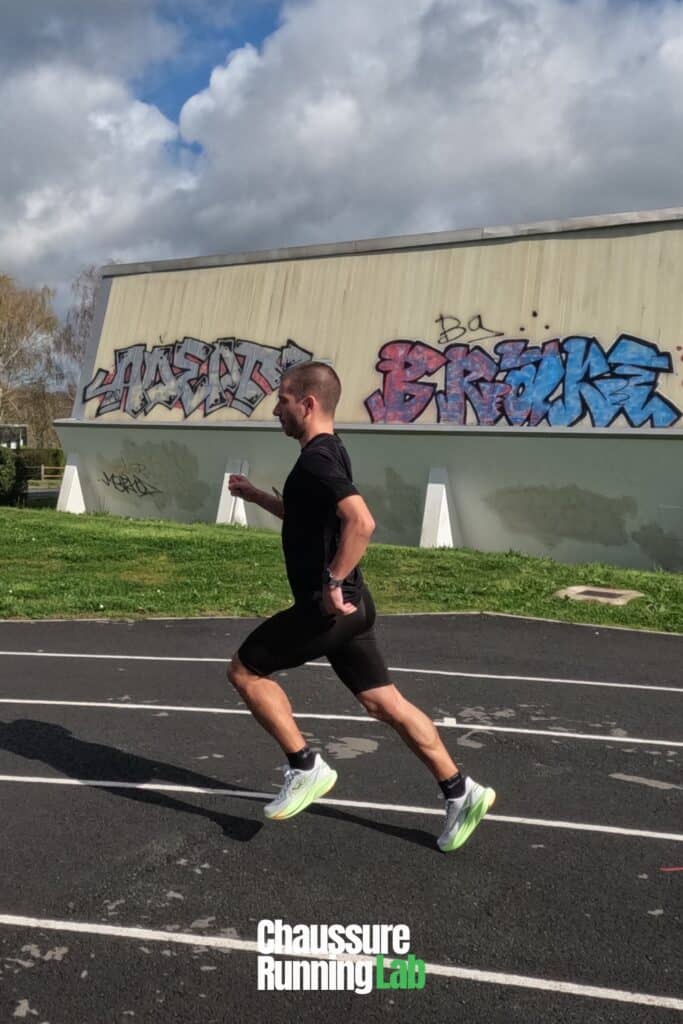 Hoka Mach 7 aux pieds