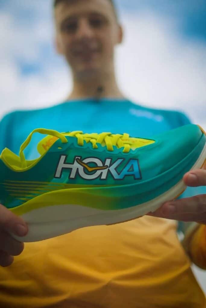 une vue rapprochée de la Hoka Rocket X 2