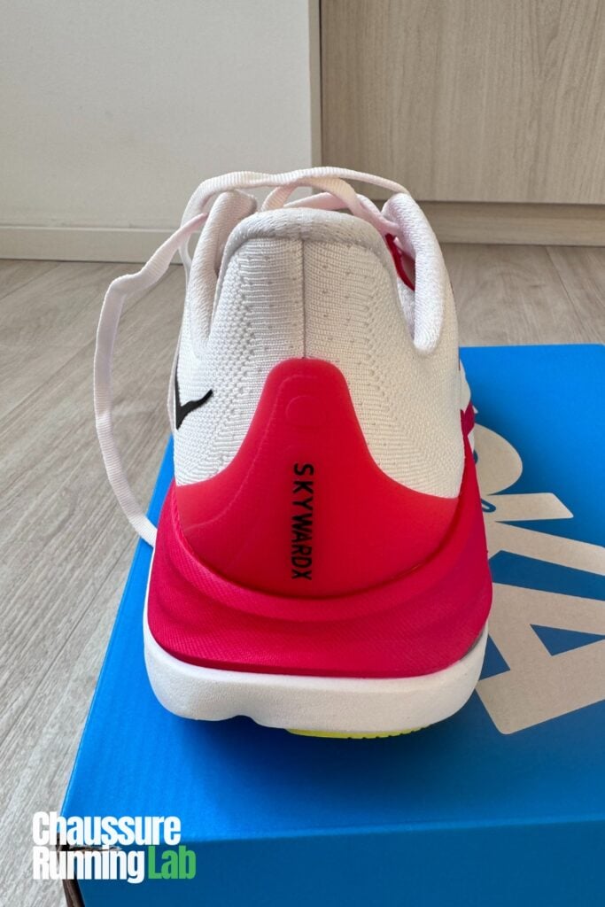 Hoka Skyward X talon
