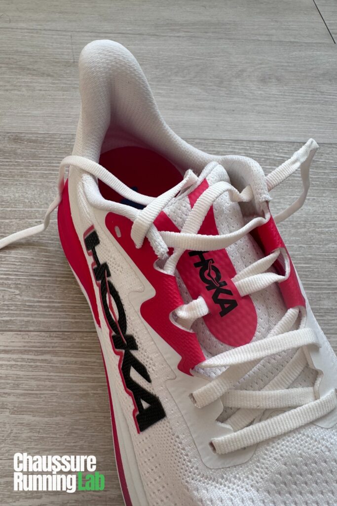 lacets de la chaussure Hoka Skyward X