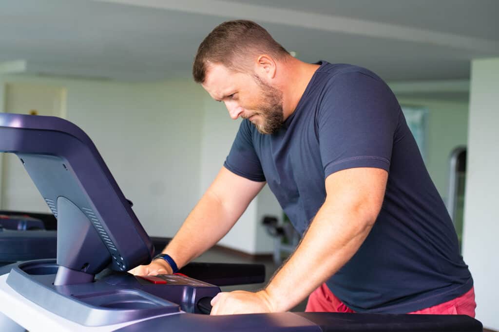 coureur sur tapis de course