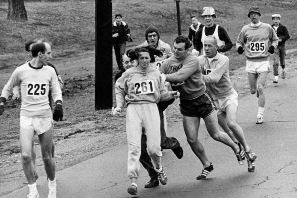 Kathrine Switzer attaquée par Jock Semple au Boston Marathon 1967