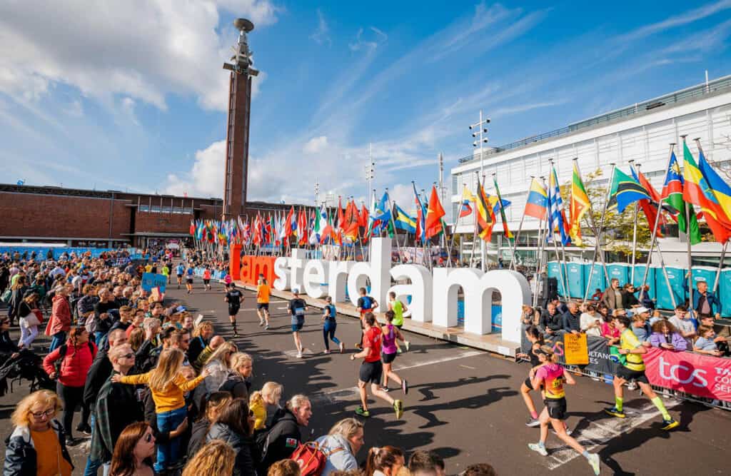 Les coureurs du marathon d'Amsterdam