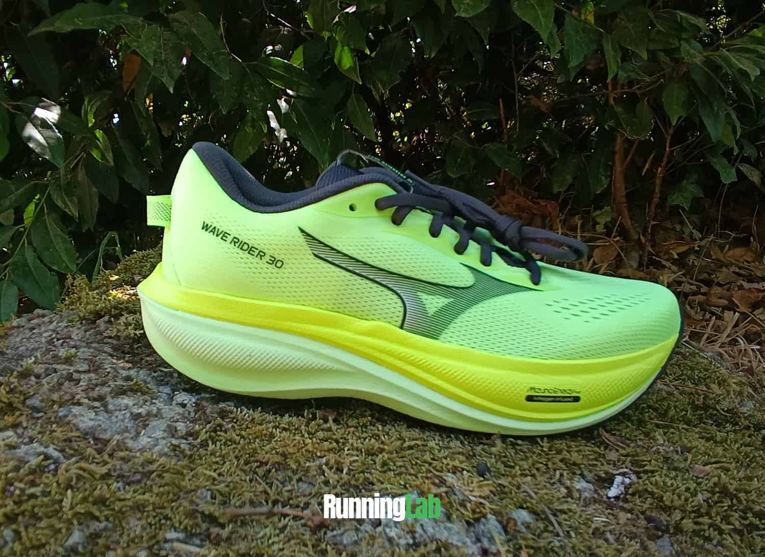 Mizuno Wave Rider 30 vue de profil