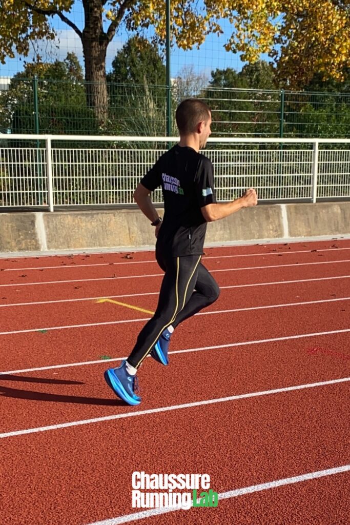Mizuno Neo Vista aux pieds