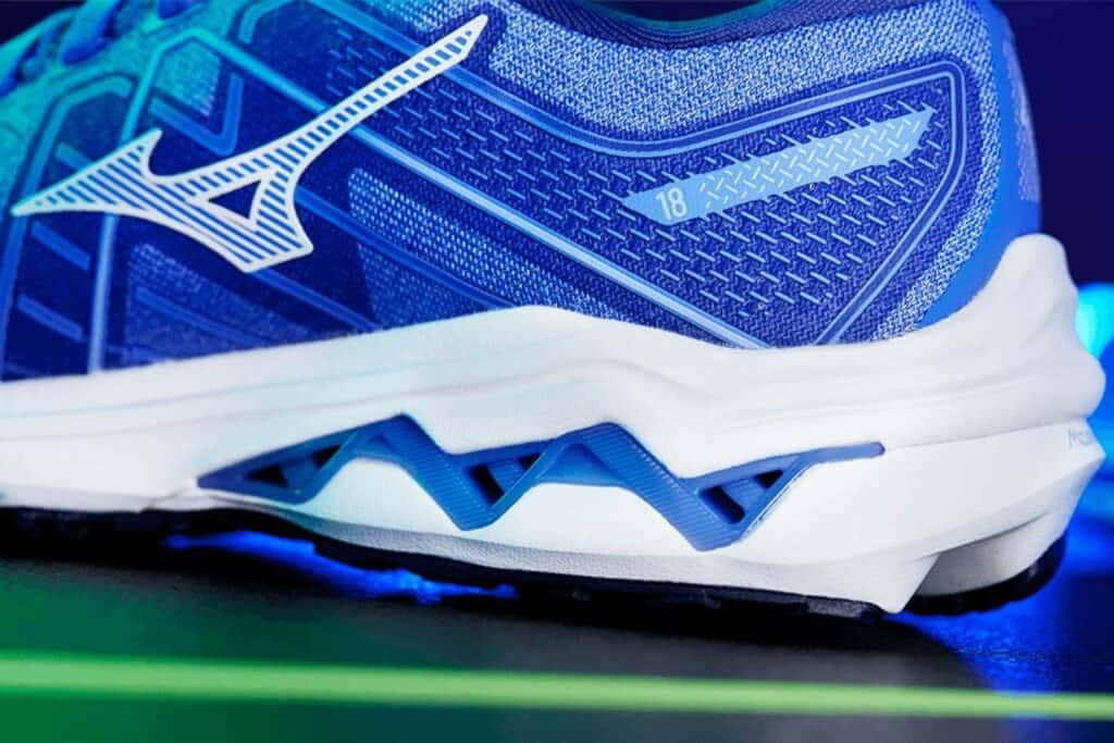Mizuno Inspire 18