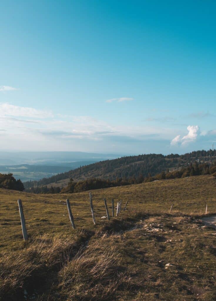 Monts dOr, une destination parfaite pour pratiquer le sport trail running. On trouve notamment le Mont Py et le mont narcel