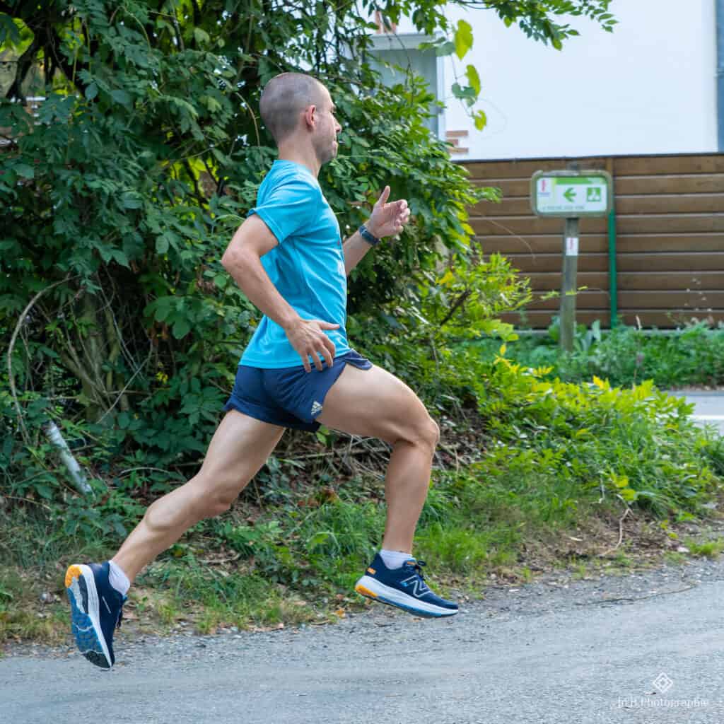 coureur expert teste les performances des new balance fresh foam x 880 v13