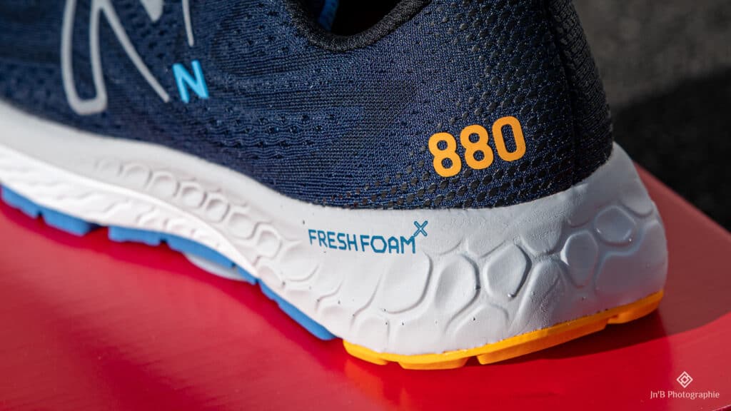 talon des new balance 880 v13 avec semelle intermédiaire fresh foam x