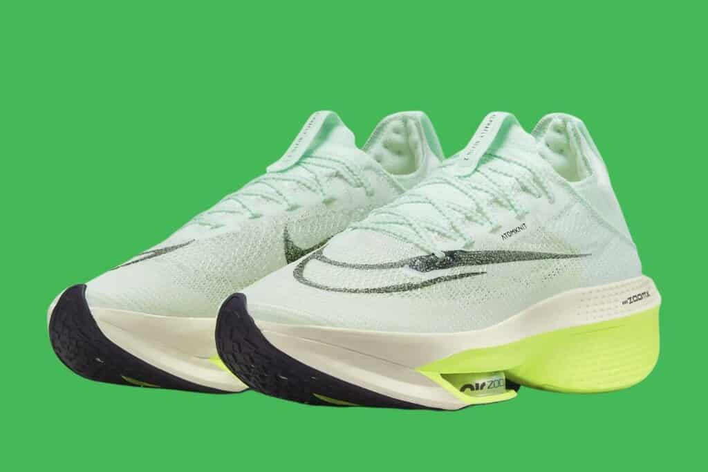paire de Nike Alphafly Next 2 coloris verts (plaque carbone)