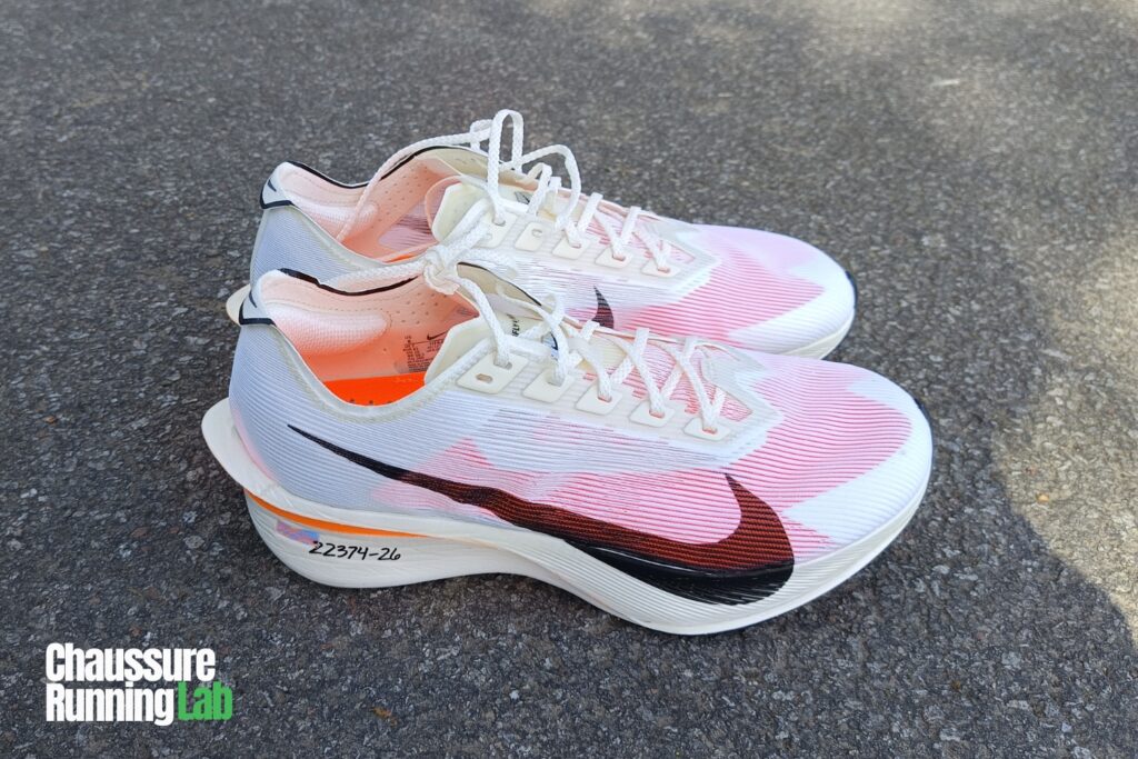 paire de 
chaussures de course Nike Vaporfly 4 Proto