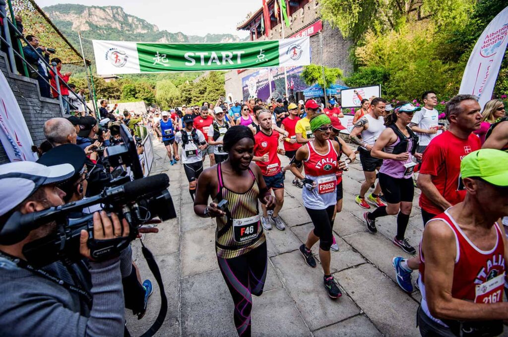 Les participants au marathon de la Grande Muraille de Chine