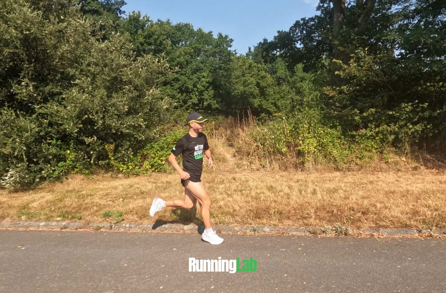 Coureur à l’entraînement avec les Puma Deviate Pure Nitro