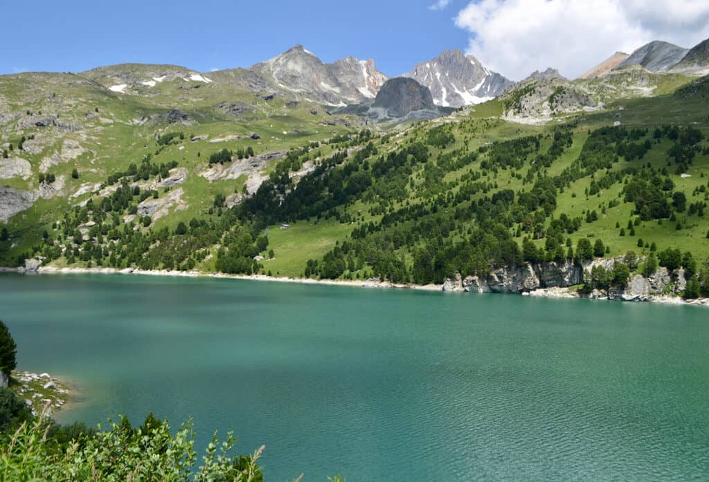 Vue de la Dent Parrachée depuis le réservoir de Plan d'Amont.