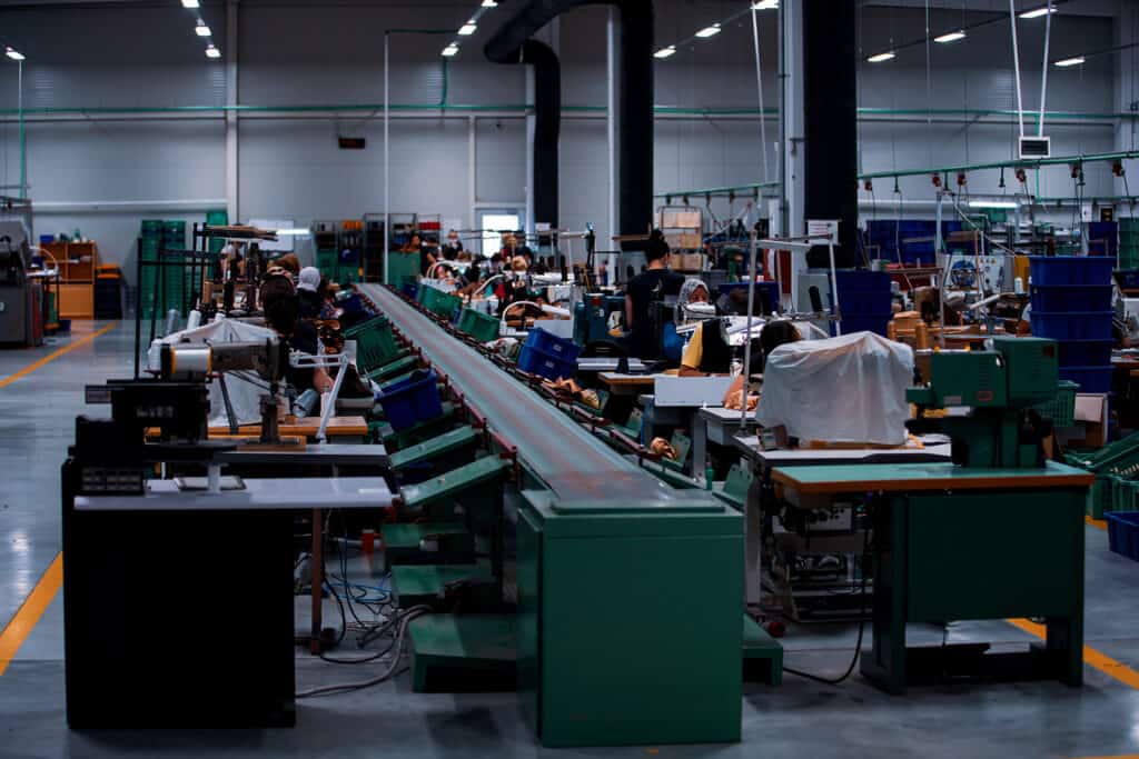 usine pour la production de chaussures de course