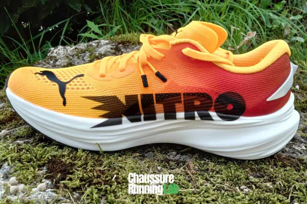 vue latérale de la chaussure de running Puma Deviate Nitro 3