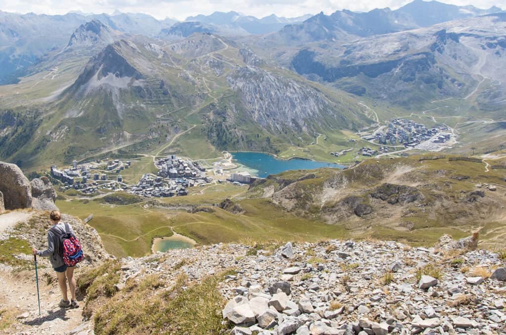 randonnée en altitude dans le parc de la Vanoise dans les Alpes en France en été