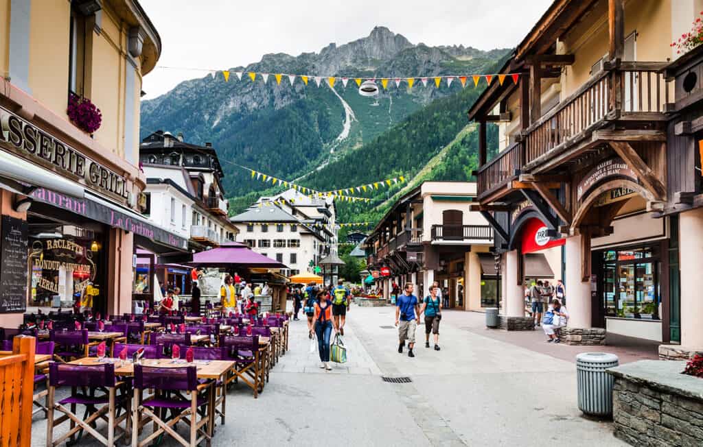 terrasses dans la ville de Chamonix, Mont-Blanc