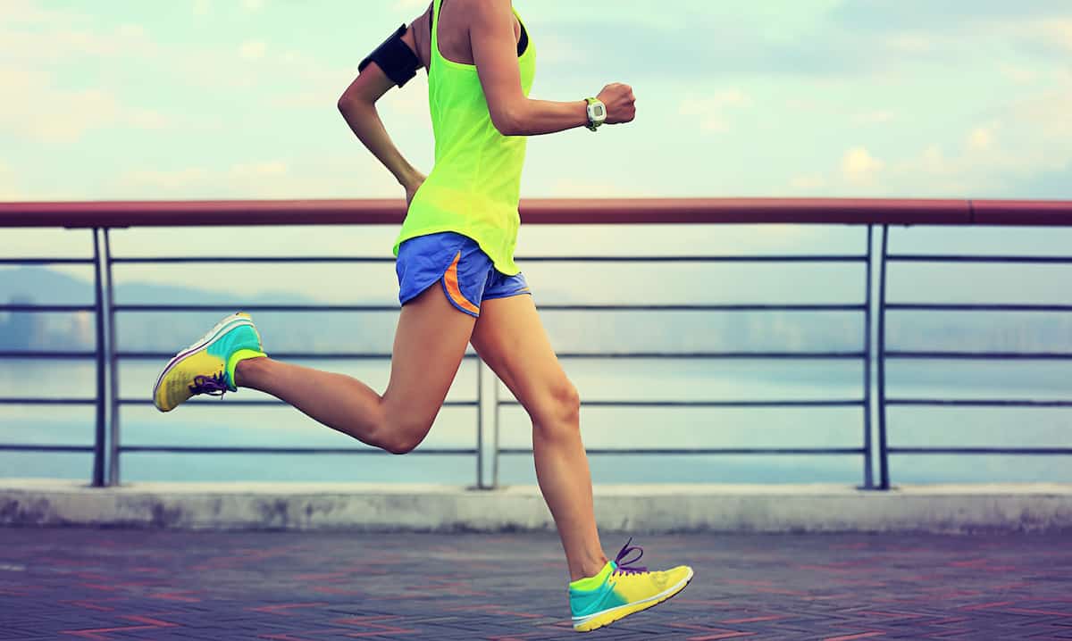 Coureuse montre cardio gps