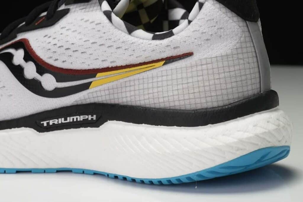 talon de la Saucony Triumph 19