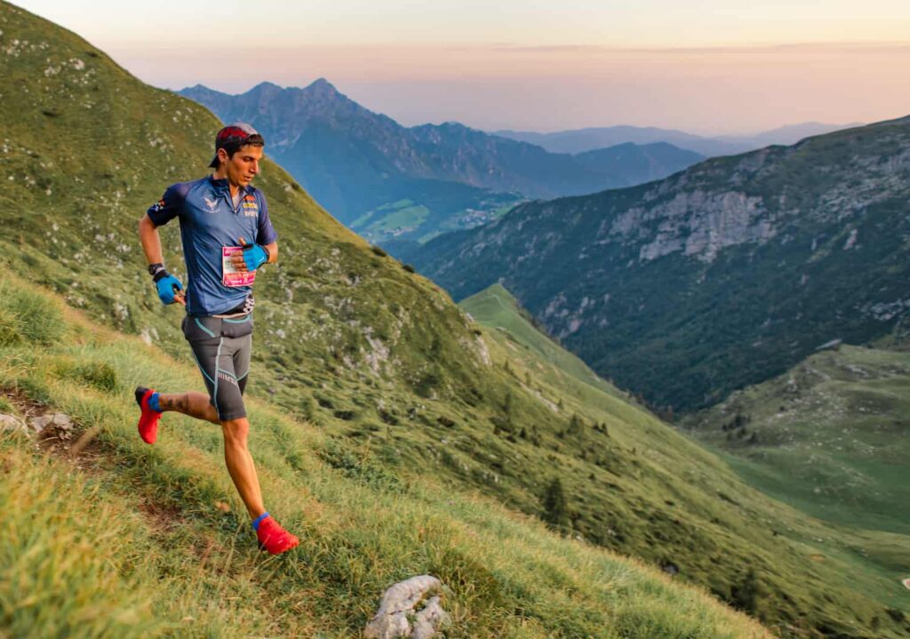 coureur qui participe à un Skymarathon en Italie