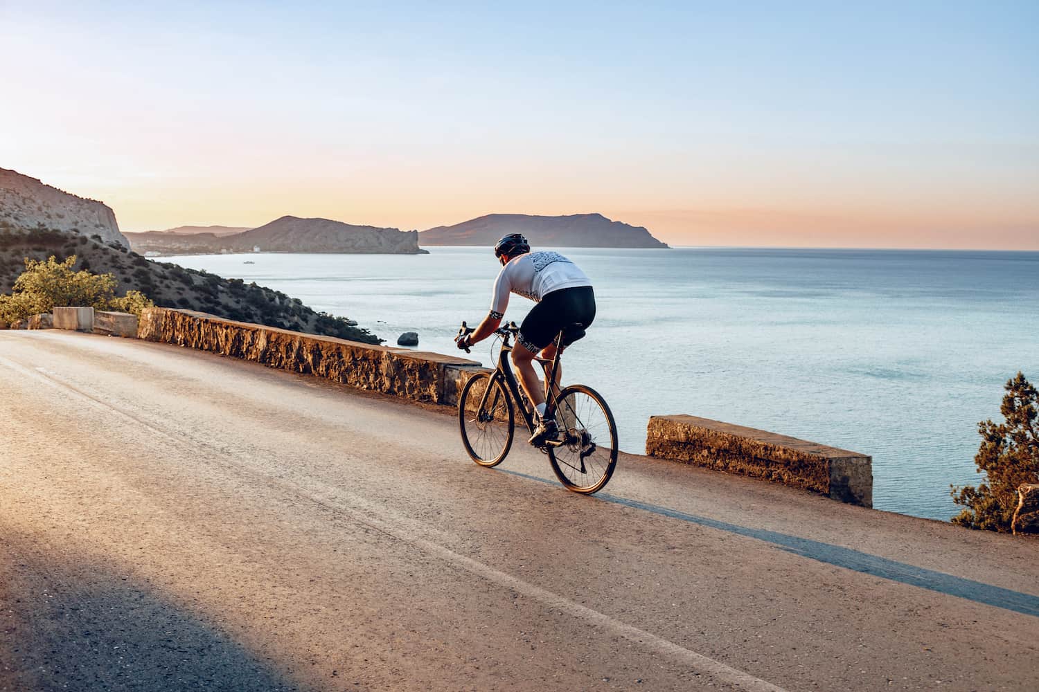 Cycliste sur route
